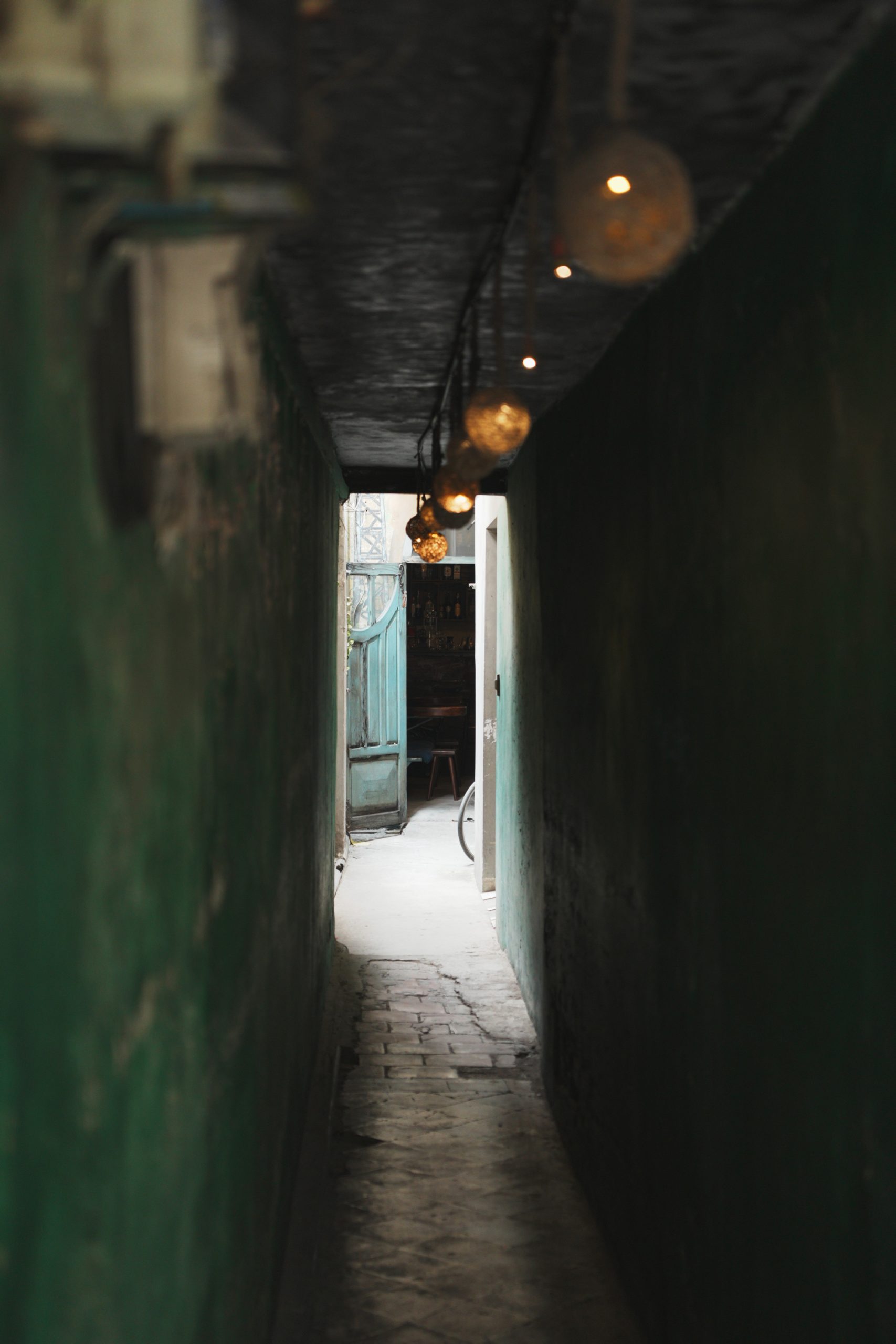Step through this little alley, you'll find yourself in the cozy, private world of Tailor Bros